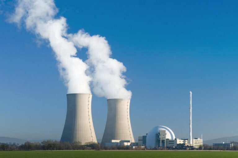 La huella ambiental de la energía nuclear: ¿cuánto contamina realmente?