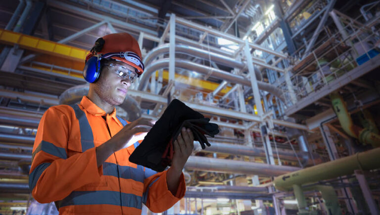 Salario en centrales nucleares: ¡Descubre cuánto ganan los trabajadores hoy!